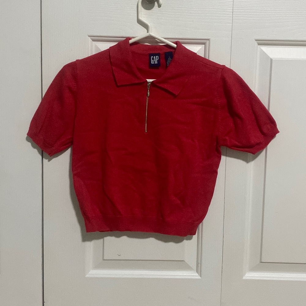 Size small GAP collared y dressy t-shirt